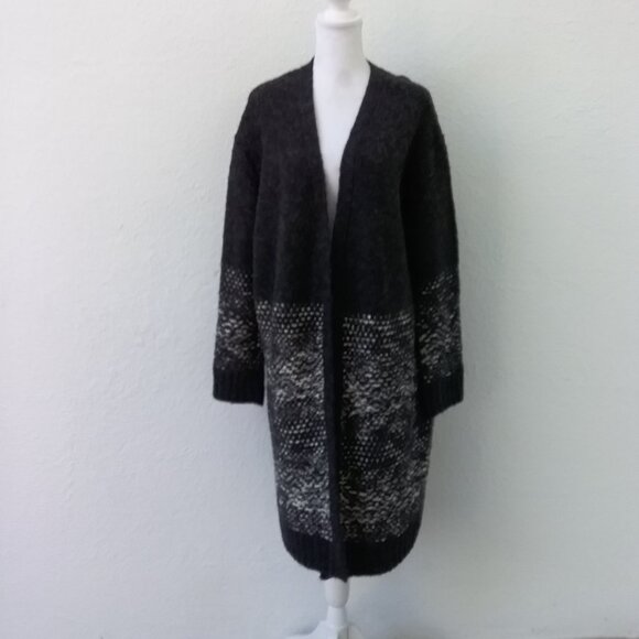 Universal Thread Sweater Cardigan Large Long Gray or Black with White Open Front - Picture 6 of 6